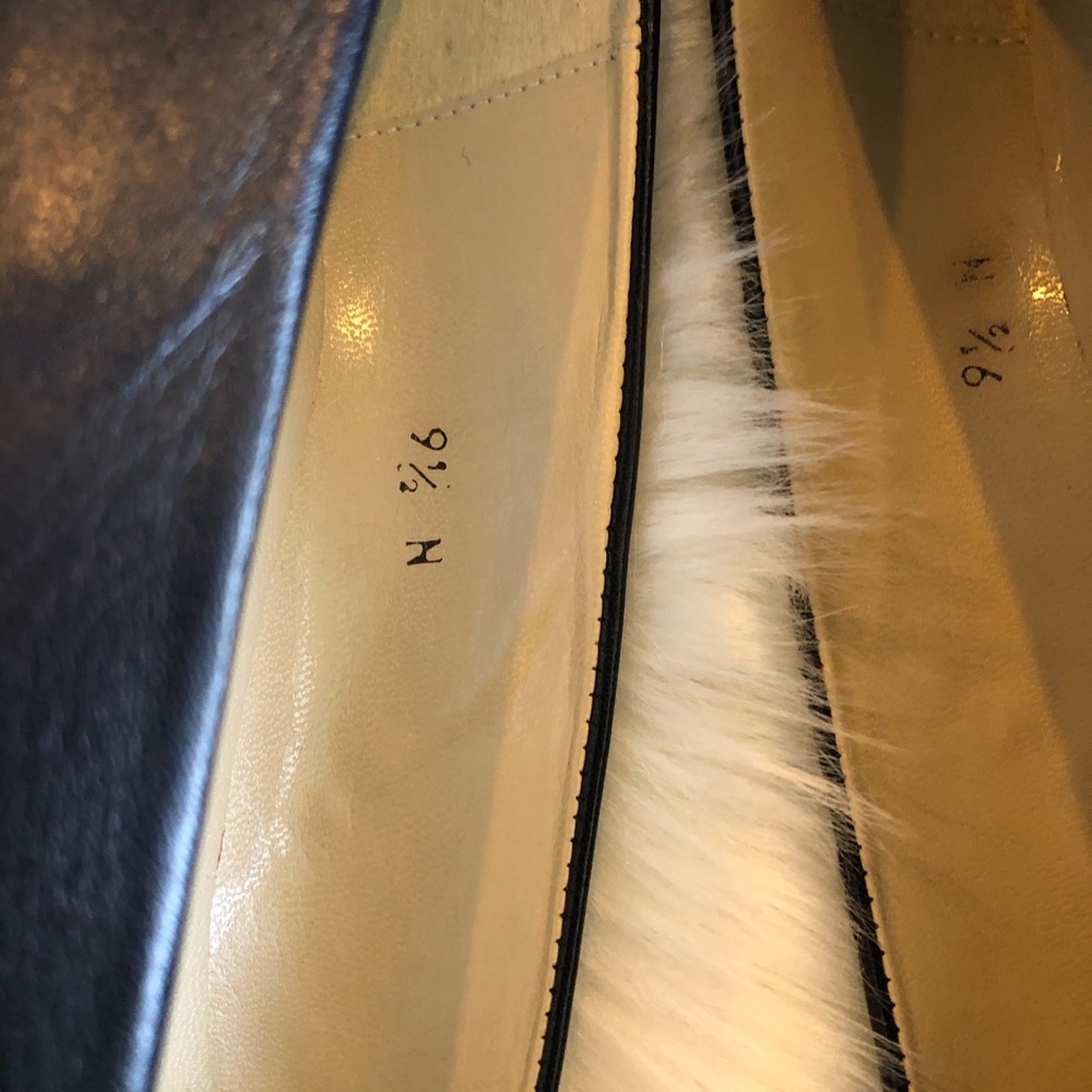 Etienne Aigner Siena Flat Black Leather Pumps 9.5N - Picture 2 of 12